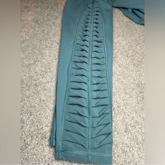 Victoria Secrets Sports - Total Knockout Tight - Size Medium - Picture 10 of 16